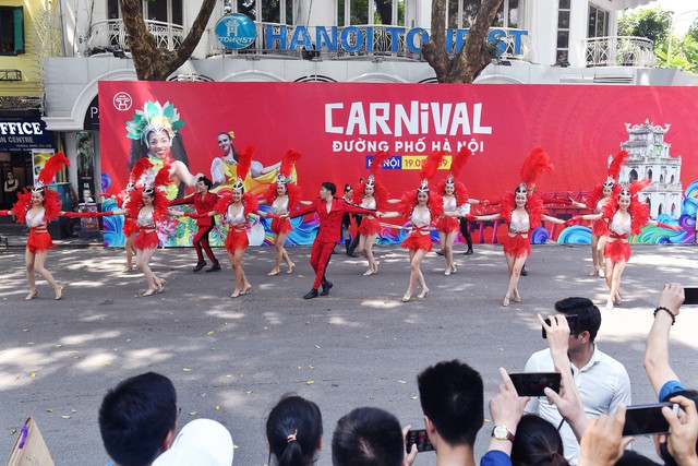 Hà Nội lần thứ 2 tổ chức Carnival đường phố quanh phố đi bộ Hồ Gươm - Ảnh 11.