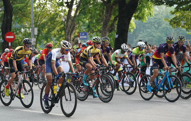 Khởi tranh cuộc đua xe đạp Về Điện Biên Phủ 2019  - Ảnh 1.