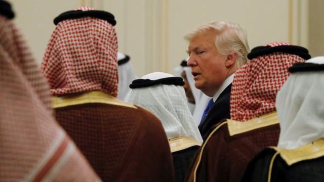 Mỹ, Saudi Arabia và Iran liên tục tung tín hiệu mạnh: Sôi sục thêm chảo lửa Trung Đông - Ảnh 1.