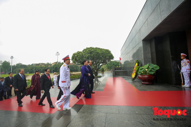 Lãnh đạo Đảng, Nhà nước vào Lăng viếng Chủ tịch Hồ Chí Minh trước kỳ họp Quốc hội - Ảnh 6.