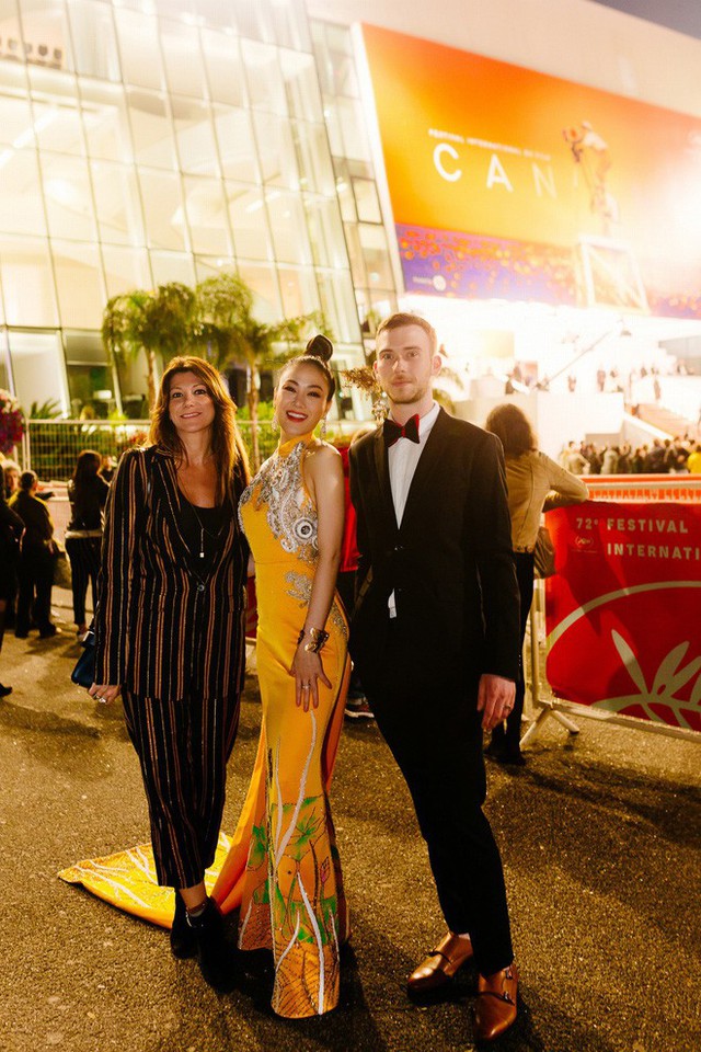 Hoa hậu Tuyết Nga tại Cannes: Tự hào khi khoác lên mình bộ trang phục mà nhìn vào có thể biết tôi là người Việt Nam - Ảnh 5.