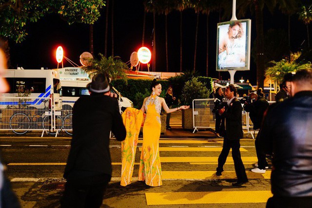 Hoa hậu Tuyết Nga tại Cannes: Tự hào khi khoác lên mình bộ trang phục mà nhìn vào có thể biết tôi là người Việt Nam - Ảnh 6.