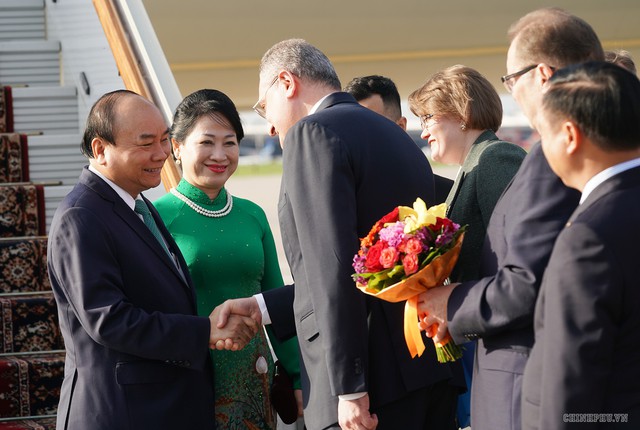 Hình ảnh Lễ đón chính thức Thủ tướng Nguyễn Xuân Phúc tại Thủ đô Moscow (Nga) - Ảnh 2.