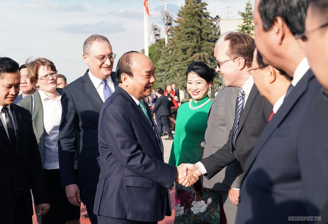 Hình ảnh Lễ đón chính thức Thủ tướng Nguyễn Xuân Phúc tại Thủ đô Moscow (Nga) - Ảnh 5.