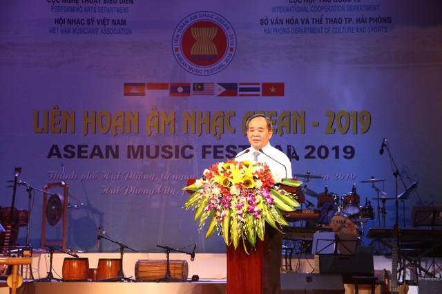 Thứ trưởng Lê Khánh Hải: Liên hoan Âm nhạc ASEAN 2019 là sự kiện văn hóa ý nghĩa, thúc đẩy quan hệ hợp tác giữa các quốc gia trong khu vực - Ảnh 1.