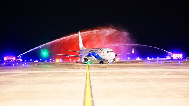 Sân bay tư nhân Vân Đồn đón chuyến bay quốc tế đầu tiên - Ảnh 1.