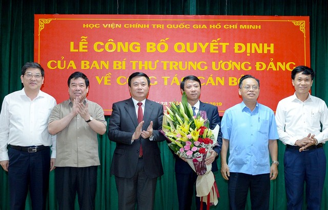 Bổ nhiệm Phó Giám đốc Học viện Chính trị quốc gia Hồ Chí Minh - Ảnh 1.