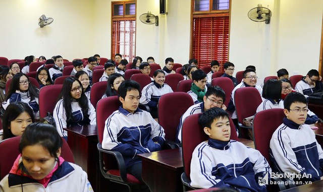 Hơn 41% học sinh lớp 12 đất học Nghệ An không đăng ký học đại học, cao đẳng - Ảnh 1.