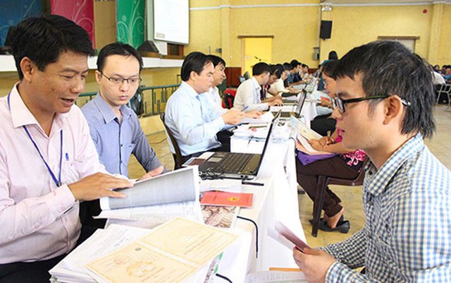 Sẽ luật hóa quy định công chức không được nịnh bợ cấp trên - Ảnh 1.