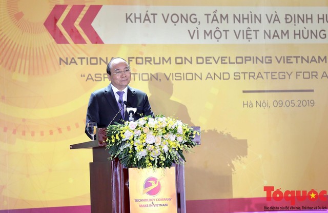 Thủ tướng Nguyễn Xuân Phúc: Muốn thoát bẫy thu nhập trung bình cần làm chủ công nghệ, hoàn thiện quản lý - Ảnh 1.