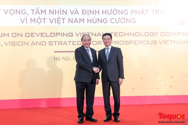 Hình ảnh Thủ tướng Nguyễn Xuân Phúc tham dự  Diễn đàn quốc gia phát triển DN công nghệ 2019 - Ảnh 2.