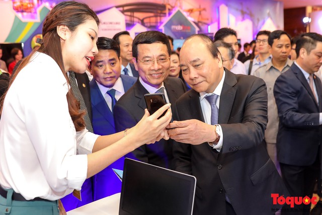 Hình ảnh Thủ tướng Nguyễn Xuân Phúc tham dự  Diễn đàn quốc gia phát triển DN công nghệ 2019 - Ảnh 8.