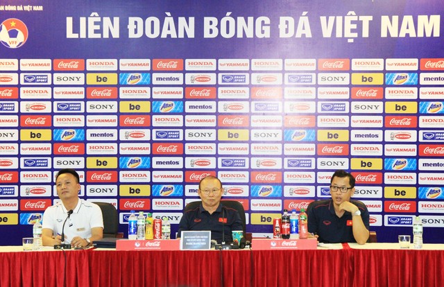 HLV Park Hang-seo: Đội tuyển Thái Lan đang bị tổn thương nên muốn gặp Đội tuyển Việt Nam - Ảnh 1.
