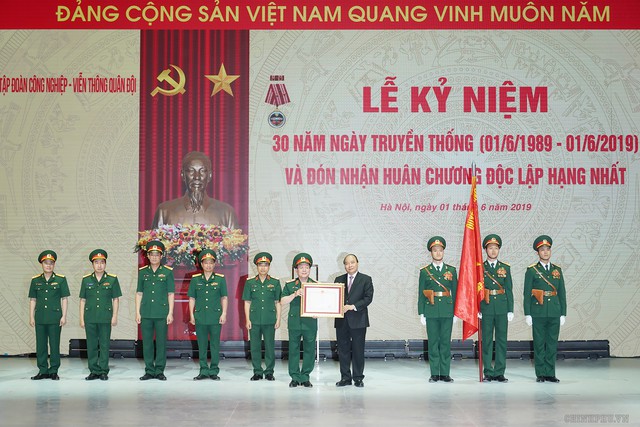 Thủ tướng: Đất nước cần nhiều doanh nghiệp như Viettel - Ảnh 4.