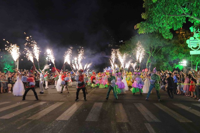 Carnival đường phố DIFF 2019 tiếp tục khuấy động không gian phố đêm Đà Nẵng - Ảnh 4.