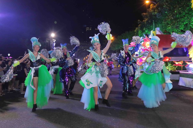 Carnival đường phố DIFF 2019 tiếp tục khuấy động không gian phố đêm Đà Nẵng - Ảnh 1.