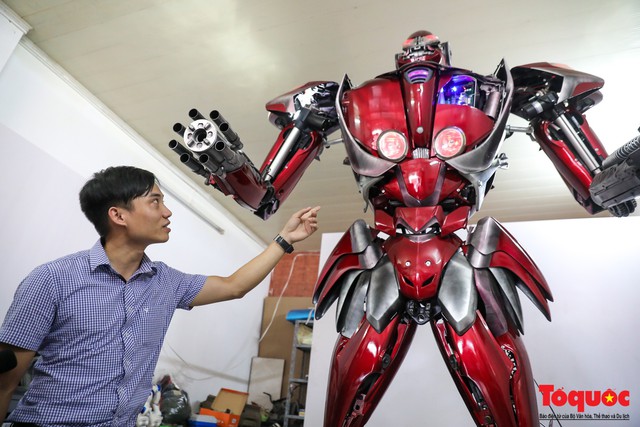 Chiêm ngưỡng Robot Siêu to, khổng lồ được chế tạo từ rác thải nhựa - Ảnh 3.
