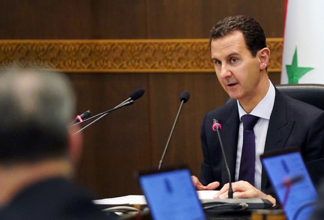 Xung đột Syria chưa lắng: Mỹ bất ngờ tung đòn mạnh vào tài phiệt thân cận với ông Assad - Ảnh 1.