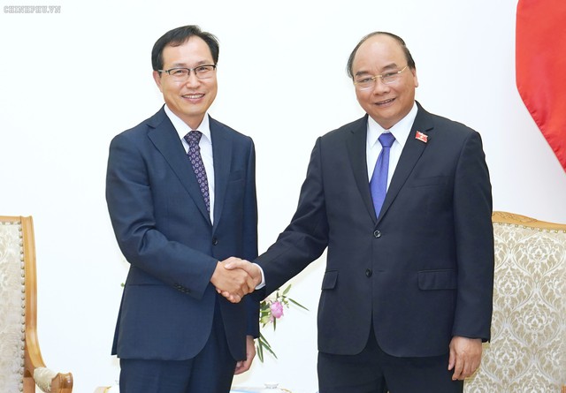 Thủ tướng ủng hộ Samsung xây dựng trung tâm nghiên cứu và phát triển tại Việt Nam - Ảnh 1.