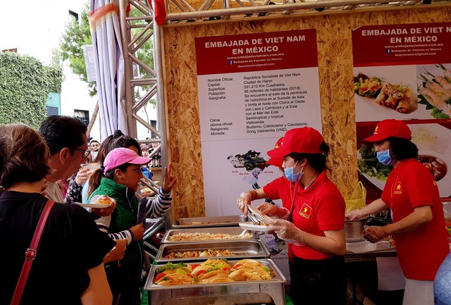 Ấn tượng Việt Nam tại Hội chợ quốc tế các nền văn hóa bạn bè - Ảnh 5.