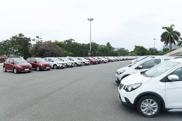 Vinfast giao 650 xe Fadil tới khách hàng trong 1 ngày - Ảnh 2.