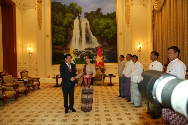 Phó Thủ tướng Vương Đình Huệ hội đàm với Phó Tổng thống Myanmar - Ảnh 3.
