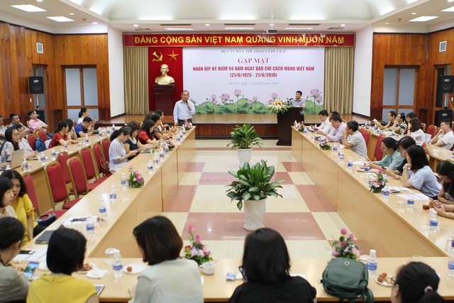 Bộ VHTTDL gặp mặt báo chí nhân dịp kỷ niệm 94 năm ngày báo chí cách mạng Việt Nam - Ảnh 2.