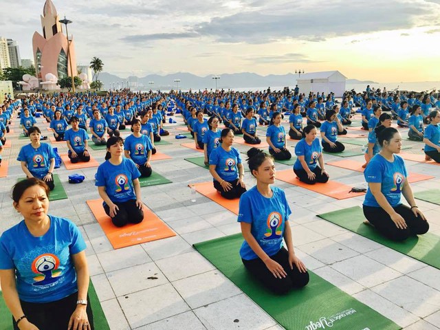    6.000 người tham gia đồng diễn hưởng ứng Ngày Quốc tế Yoga 21/6 - Ảnh 2.