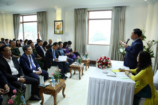 Phó Thủ tướng Vương Đình Huệ thăm Đại sứ quán Việt Nam tại Myanmar - Ảnh 2.