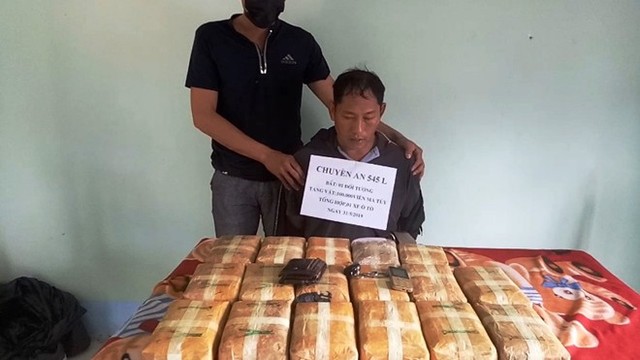 Bắt giữ đối tượng người Lào với hơn 100.000 viên ma túy tổng hợp - Ảnh 1.
