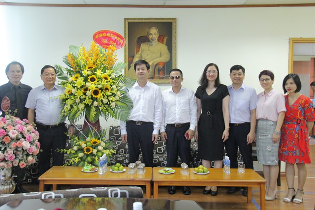 Thứ trưởng Lê Quang Tùng thăm và chúc mừng các cơ quan báo chí nhân Ngày Báo chí cách mạng Việt Nam - Ảnh 2.