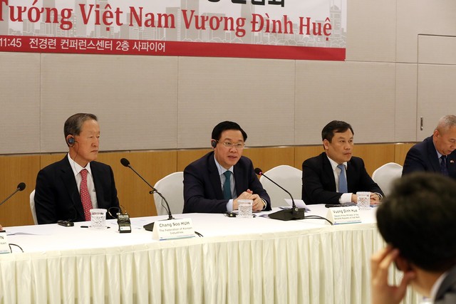 Phó Thủ tướng Vương Đình Huệ: Huấn luyện viên Park Hang- seo đã tạo nên một không khí bóng đá tuyệt vời khắp Việt Nam - Ảnh 3.