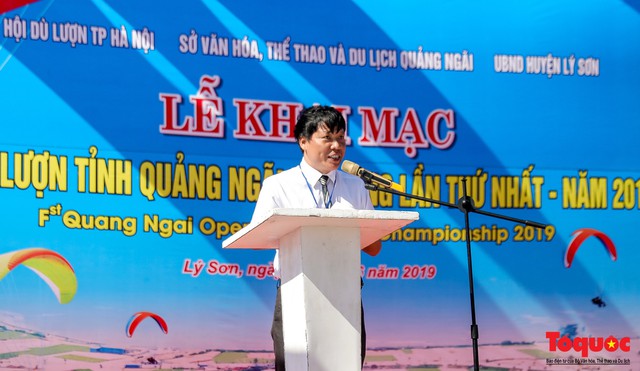 Khai mạc giải dù lượn Việt Nam mở rộng 2019: Phi công quốc tế phô diễn kỹ thuật trên bầu trời Lý Sơn - Ảnh 4.