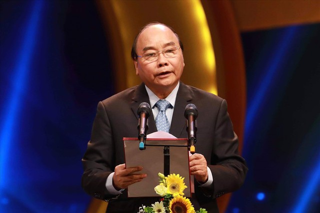 Thủ tướng Nguyễn Xuân Phúc dự Lễ trao Giải Báo chí Quốc gia lần thứ XIII - năm 2018 - Ảnh 1.