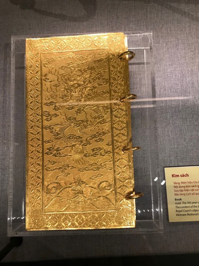 Ngắm sách vàng, kiếm vàng và các bảo vật quốc gia tại Bảo tàng lịch sử - Ảnh 8.