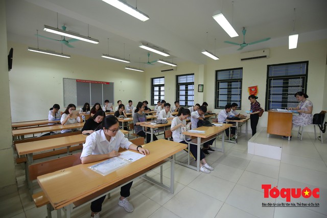 Hà Nội: Hơn 74.000 thí sinh làm thủ tục dự thi THPT Quốc gia 2019 - Ảnh 7.