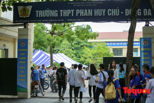 Hà Nội: Hơn 74.000 thí sinh làm thủ tục dự thi THPT Quốc gia 2019 - Ảnh 1.