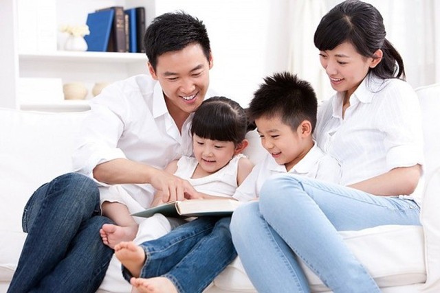 Nhân Ngày Gia đình Việt Nam 28-6: Xây dựng tủ sách gia đình góp phần nâng cao văn hóa đọc cho toàn dân - Ảnh 2.