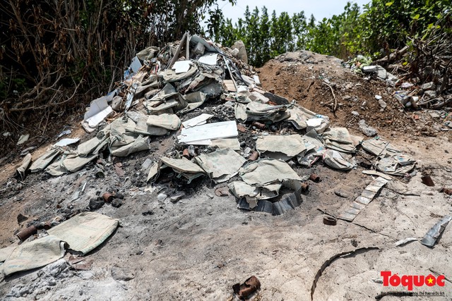 Bờ biển Lý Sơn vẫn ngập rác thải sau nhiều năm nỗ lực xử lý - Ảnh 8.