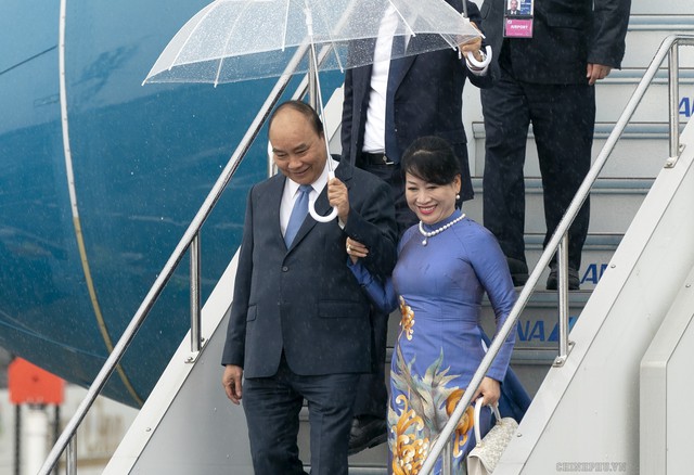 Thủ tướng đến thành phố Osaka, bắt đầu chuyến tham dự Hội nghị Thượng đỉnh G20 và thăm Nhật Bản - Ảnh 1.
