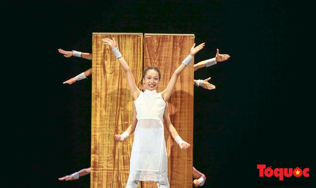 Gần 100 vũ công nhí biến hóa kì ảo trong “Sắc Màu Tuổi Thơ” - Ảnh 13.