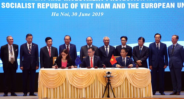 Chính thức ký Hiệp định thương mại EVFTA: Cú hích làn sóng đầu tư từ EU vào Việt Nam  - Ảnh 2.