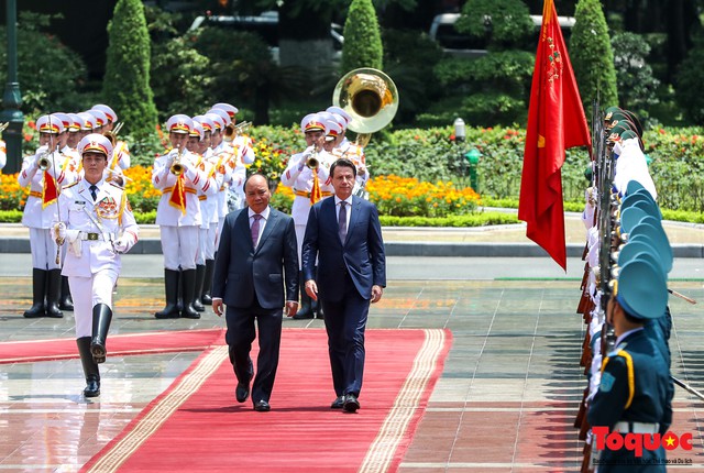 Hình ảnh lễ đón chính thức Thủ tướng Cộng hòa Italy Giuseppe Conte đến thăm Việt Nam - Ảnh 4.