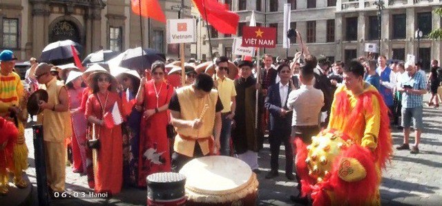 Bản sắc văn hóa Việt tại Liên hoan các dân tộc thiểu số Praha - Ảnh 1.
