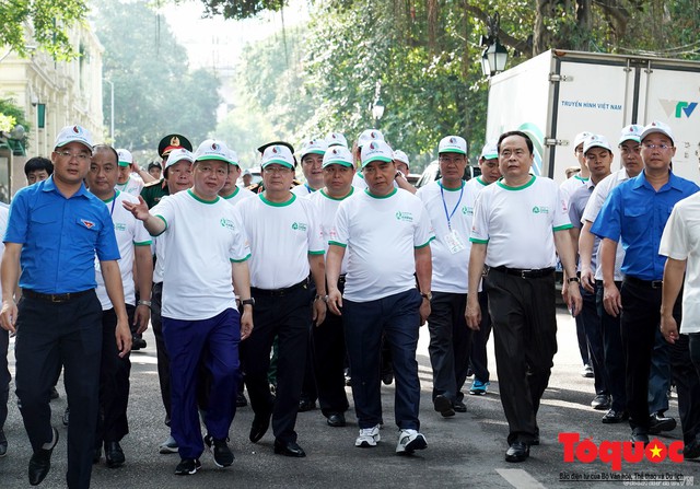 Thủ tướng Nguyễn Xuân Phúc phát động toàn quốc chống rác thải nhựa - Ảnh 2.