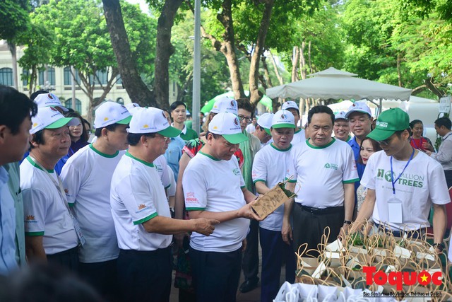 Thủ tướng Nguyễn Xuân Phúc phát động toàn quốc chống rác thải nhựa - Ảnh 10.