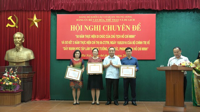 30 tập thể, cá nhân của Bộ VHTTDL đạt thành tích xuất sắc trong học tập và làm theo tư tưởng, đạo đức, phong cách Hồ Chí Minh - Ảnh 3.