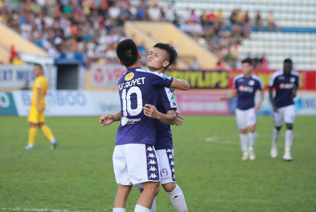 Bán kết Cup Quốc gia 2019: Hà Nội FC, B.Bình Dương đứng trước cơ hội giáp mặt trên cả ba đấu trường - Ảnh 1.