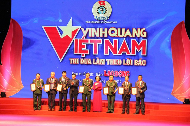 Quang Hải là một trong số 12 cá nhân được tôn vinh trong chương trình Vinh quang Việt Nam” năm 2019 - Ảnh 1.