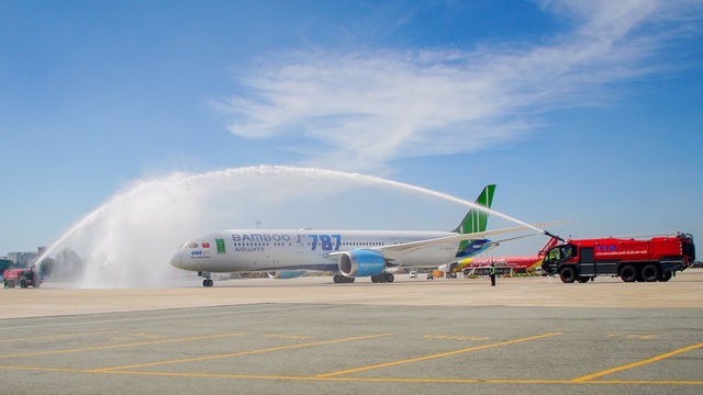 Bamboo Airways chính thức khai thác chuyến bay thương mại đầu tiên bằng Boeing 787-9 Dreamliner - Ảnh 1.
